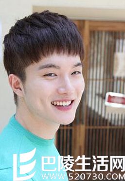 额头窄适合什么发型