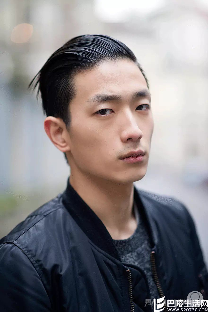 紧贴头皮向后梳 紧贴头皮向后梳