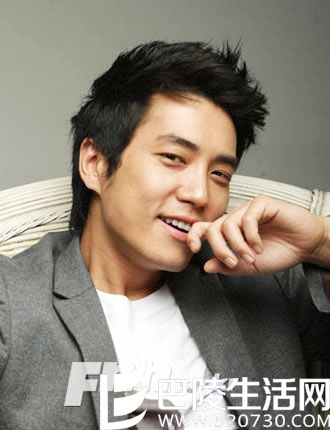 男生方脸发型剪什么好看