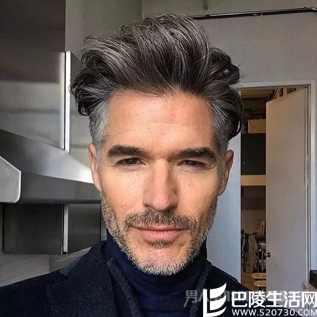 蓬松感中长The Quiff