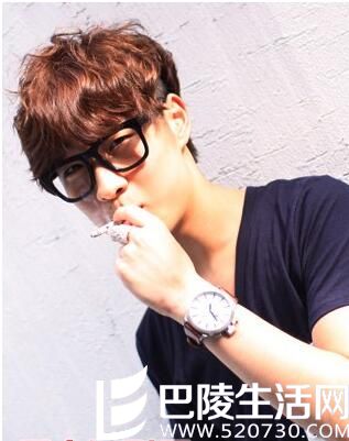 蓬松的短发烫发