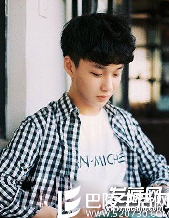 短卷发造型 短卷发造型