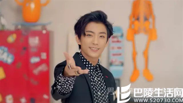 逗号刘海发型 逗号刘海发型