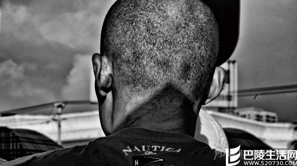 男人后脑勺 男人后脑勺