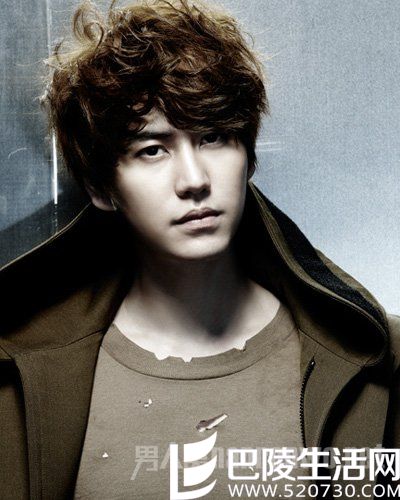 凌乱运动性卷发