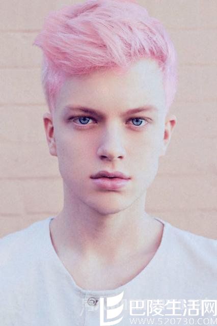 粉色头发男