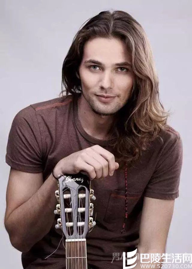 棕色中分长发 棕色中分长发