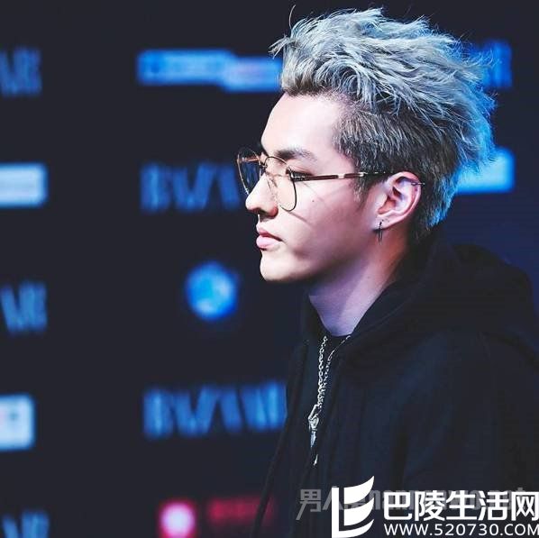 吴亦凡灰色头发