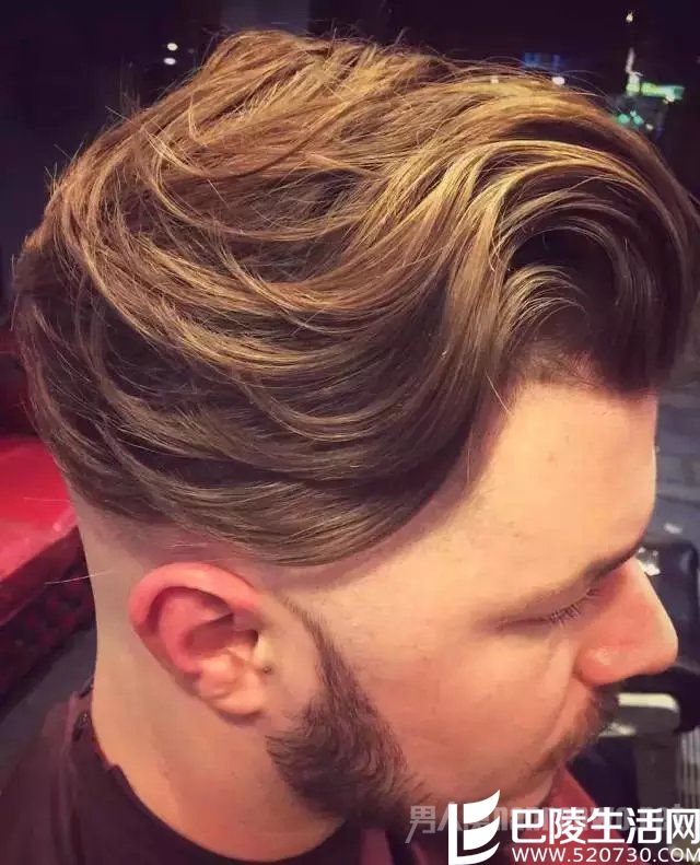 波浪咬边发型 波浪咬边发型