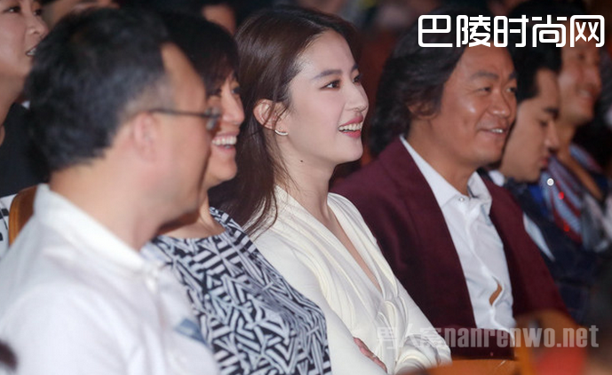 刘亦菲王宝强同框