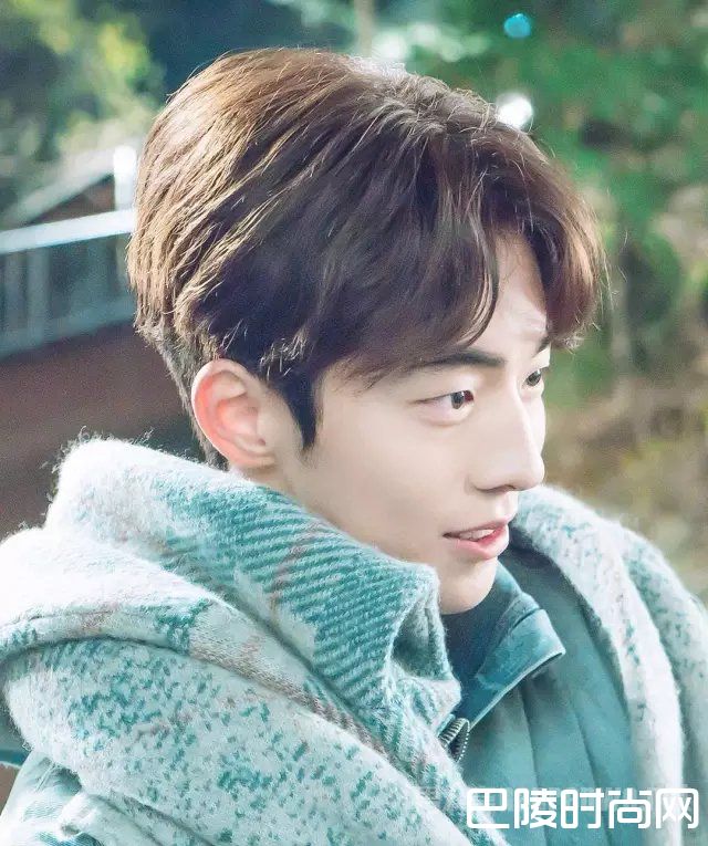 中分卷发 中分卷发