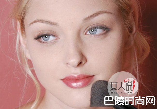 法令纹怎么遮盖 简易化妆小步骤轻松恢复年轻感觉