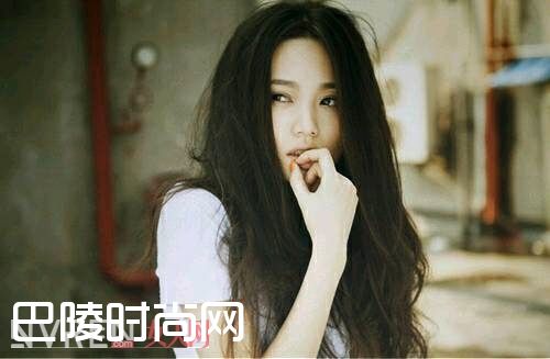 扁塌发型_这五种发型已经过时了 爱美的你应该知道