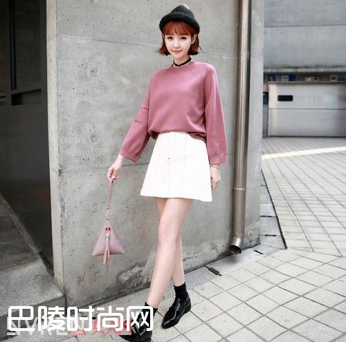 纯色宽松圆领毛衣_毛衣尤爱纯色款 你也有同样的收集喜好吗 纯色宽松圆领毛衣_毛衣尤爱纯色款 你也有同样的收集喜好吗