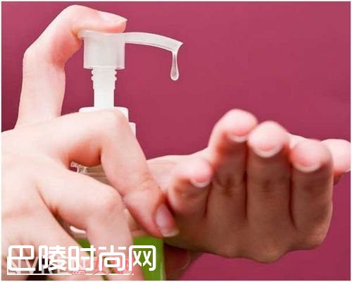 使用洗手液洗手要注意什么_双手美白的方法有哪些 芊芊玉手怎么养出来 使用洗手液洗手要注意什么_双手美白的方法有哪些 芊芊玉手怎么养出来