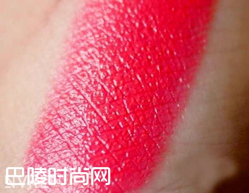 雅诗兰黛倾慕唇膏魅色系列 _最暖心的哄女友方式 不来几支口红怎么行