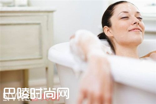 女性泡澡对身体有哪些好处_女性泡澡对身体有哪些好处 用什么排毒养颜 女性泡澡对身体有哪些好处_女性泡澡对身体有哪些好处 用什么排毒养颜