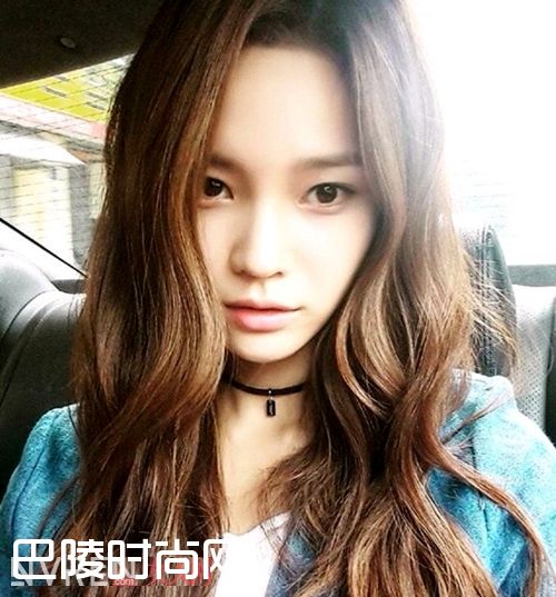 大卷烫发发型_看卷发如何玩转减龄时尚 气质女神你值得拥有 大卷烫发发型_看卷发如何玩转减龄时尚 气质女神你值得拥有