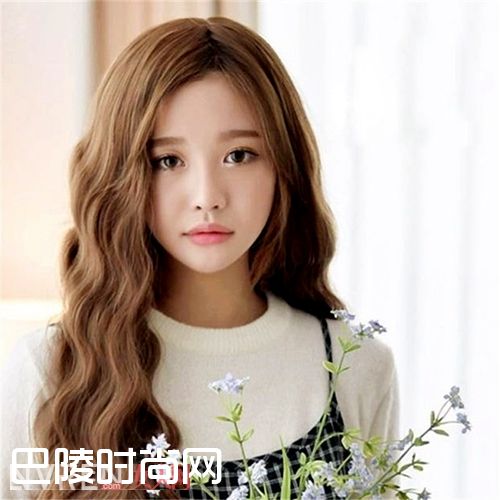 波浪小卷烫发_看卷发如何玩转减龄时尚 气质女神你值得拥有 波浪小卷烫发_看卷发如何玩转减龄时尚 气质女神你值得拥有