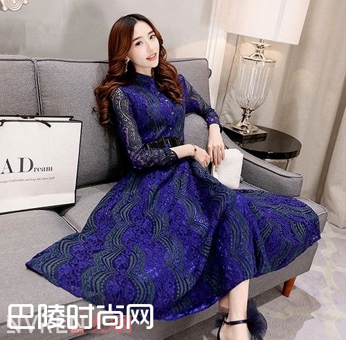 修身显瘦蕾丝连衣裙_冬季撩人不要停 蕾丝裙告诉你什么是行走的优雅