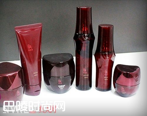 POLABA臻红化妆水_夜间护理该用哪些护肤品 好好地和肌肤说晚安