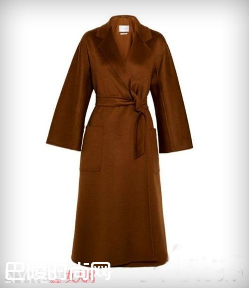 长大衣_四款明星爱豆的心头之好 告诉你冬天穿什么
