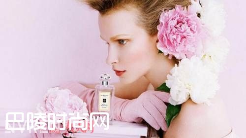 Nectarine Blossom and Honey油桃花蜂蜜简介_Jo Malone祖马龙香水明星产品有哪些 你最中意哪一款