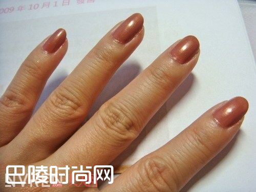 棕色指甲油使用诀窍_不同颜色指甲油的使用诀窍 轻松成为美妆达人