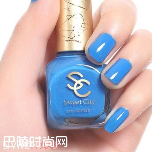 天蓝色指甲油使用诀窍_不同颜色指甲油的使用诀窍 轻松成为美妆达人
