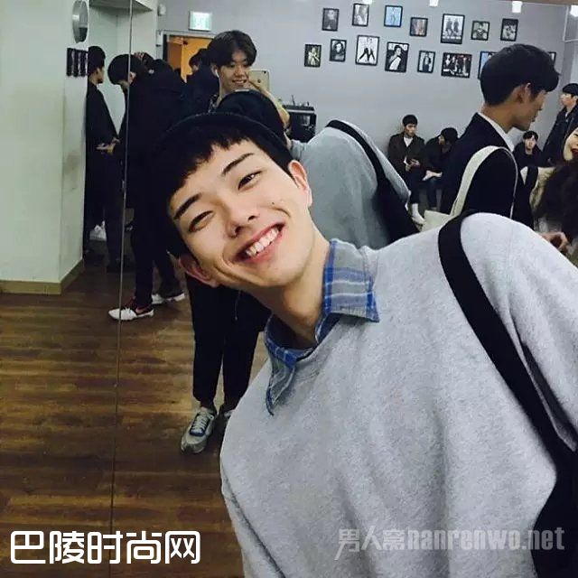 单眼皮男生发型