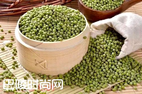 绿豆牛奶面膜制作方法_五款中药排毒祛痘面膜介绍 不妨制作看看