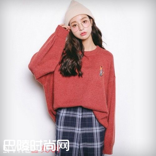 复古刺绣灯笼袖上衣_这些刺绣单品这么美 怎么可以不来一件呢