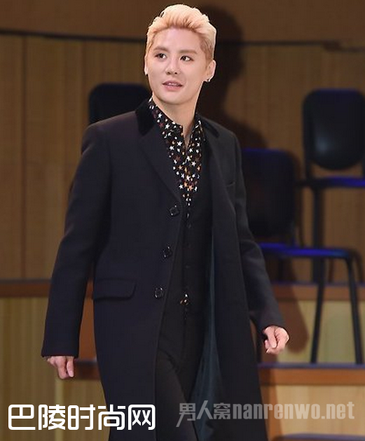 大脸男生适合的发型