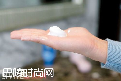 松下洁面仪泡沫洁面使用方法_松下洁面仪还能卸妆 快来看看它的使用方法