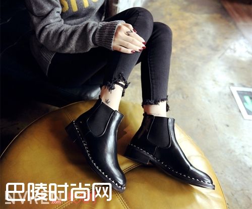 百搭铆钉平底切尔西靴_短靴才是时尚的风向标 如此精致不得不来一双