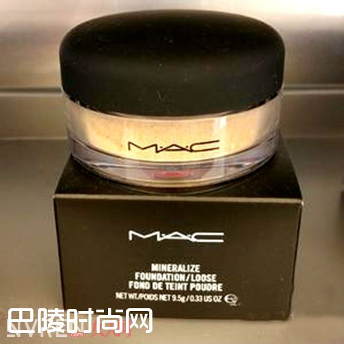 魅可柔滑冰透蜜粉_还在担心一出街妆就花 用好散粉才是关键