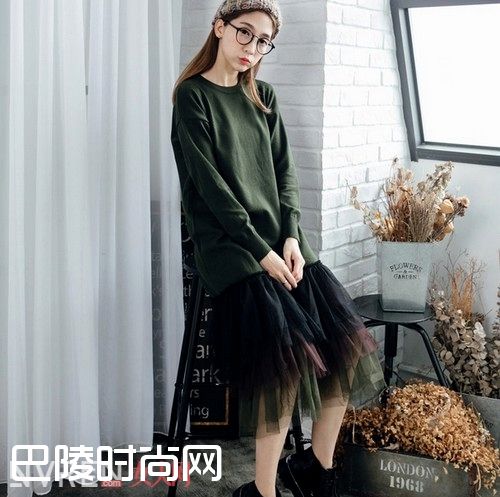 圆领撞色拼接连衣裙_看到这么有魅力的连衣裙 心痒难耐又要买不停 圆领撞色拼接连衣裙_看到这么有魅力的连衣裙 心痒难耐又要买不停