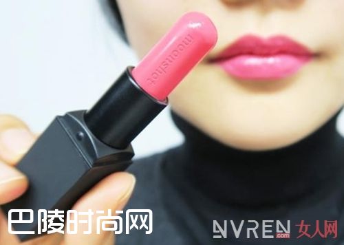 少女粉的涂法_这才是粉唇的正确涂法 不显老气又不显黑