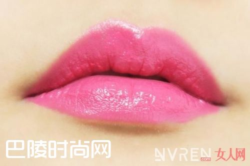 少女粉的涂法_这才是粉唇的正确涂法 不显老气又不显黑