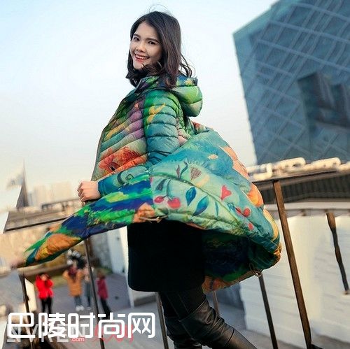 宽松连帽斗篷式羽绒服_斗篷也能美出天际 这样的小确幸值得拥有 宽松连帽斗篷式羽绒服_斗篷也能美出天际 这样的小确幸值得拥有