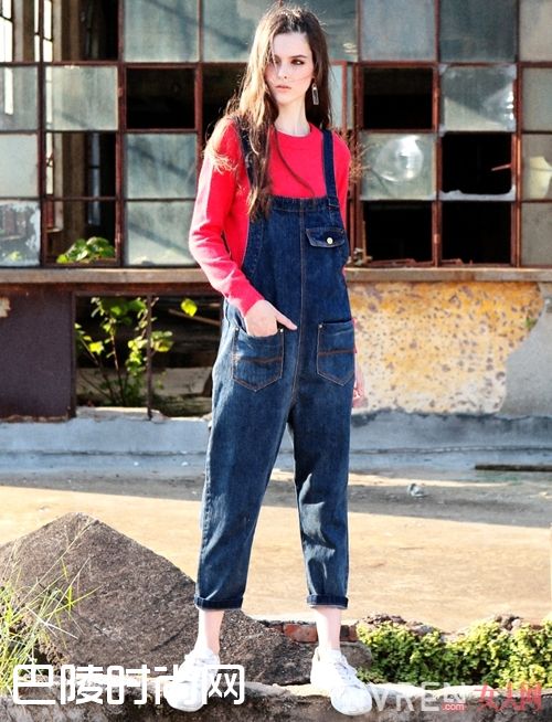 牛仔背带裤_内搭才是冬日时尚的重中之重 你选对了吗