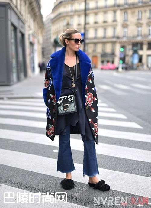 Cropped kick-flare_牛仔裤