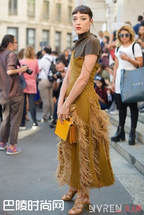 睡衣款吊带裙_shis