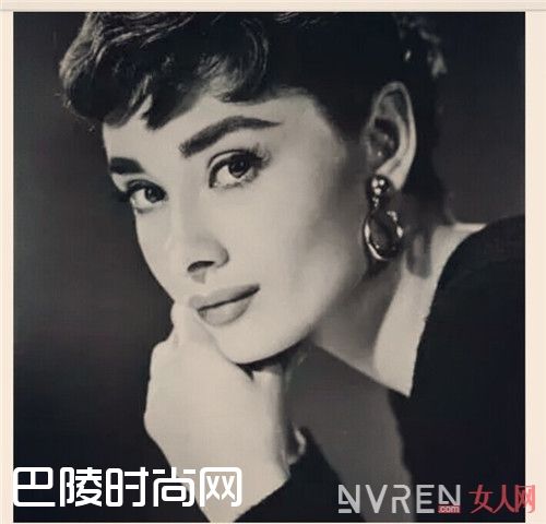 HOOP耳环适合圆脸姑娘吗_穿搭拯救不了你的脸型 但是耳环可以