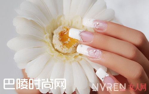 女性美甲如何保养_如何玩转经典纯色美甲 不加点小心思怎么行