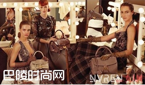 春季适合哪些包包_ 暖春将至 教你如何选择小包穿搭到完美极致