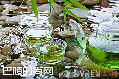 多喝绿茶对皮肤有什么作用_经常上网应该如何护肤 网友美容护肤五秘诀