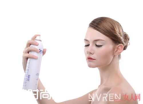 雾霾天干燥皮肤怎么补水_雾霾对肌肤的危害 雾霾天4大护肤攻略推荐