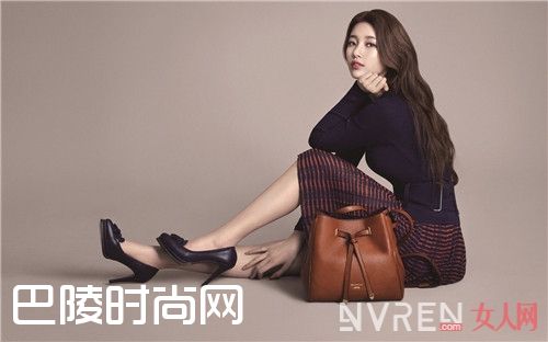 春季适合哪些包包_ 暖春将至 教你如何选择小包穿搭到完美极致