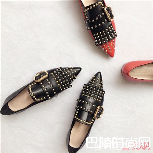 女人非高跟不可么_哪里需要恨天高 平底就可做春天里的公主